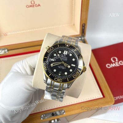 High Quality Replica OMEGA Seamaster 300 Different Straps (316 Stainless Steel/Silicone) Black Wavy Ceramic Face Dial Black Ceramic Bezel Stainless Steel Case Watch 42mm